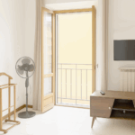Milan Apartment Gorla Red Line - Particolare della Camera da Letto - Particolare TV Finestra e Accessori