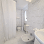 Milan Apartment Gorla Red Line - Particolare del Bagno, Doccia, WCe Bidet